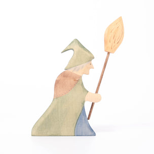 Eric & Albert Witch with broomstick | © Conscious Craft