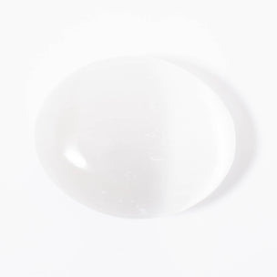 Selenite Palmstone | © Conscious Craft