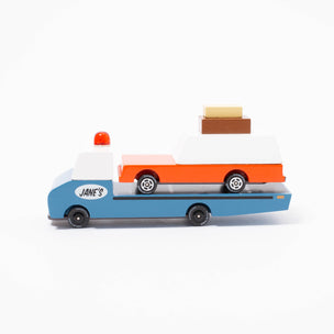 Jane's wooden Tow Truck with Candycar wagon on flatbed | © Conscious Craft 