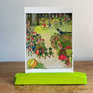 Postcard Holder | Rainbow | ©Conscious Craft