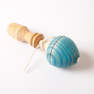 Pull-String Top in Blue | Mader Kreiselmanufaktur | © Conscious Craft