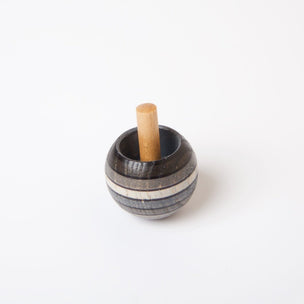 Graphite Spinning Turn Top from Mader Kreiselmanufaktur