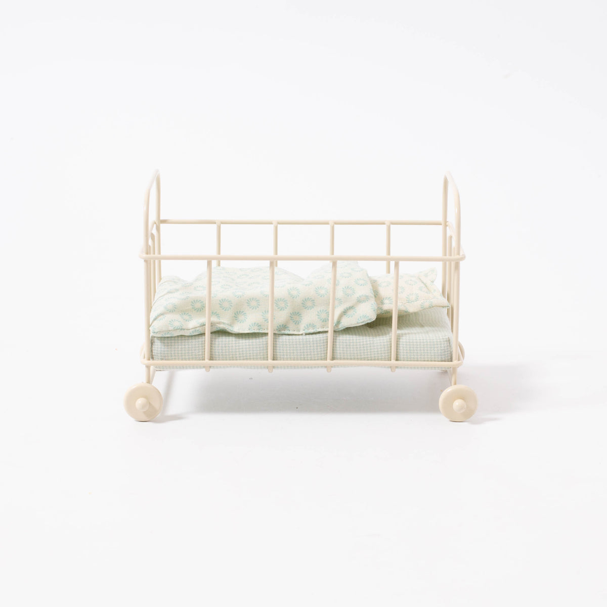 Metal cot deals bed