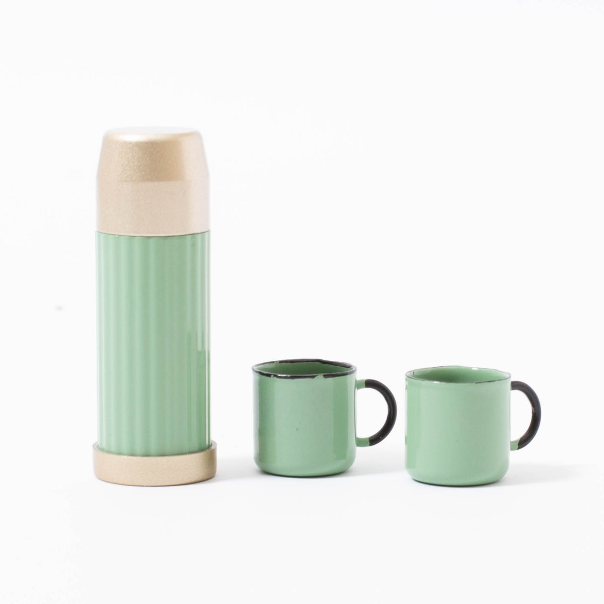 http://consciouscraft.uk/cdn/shop/products/maileg-thermos-and-cups-mini-green-2_1200x1200.jpg?v=1648633880