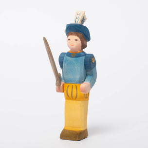 Ostheimer Crown Prince with long Sword | Knights & Castle | © Conscious Craft