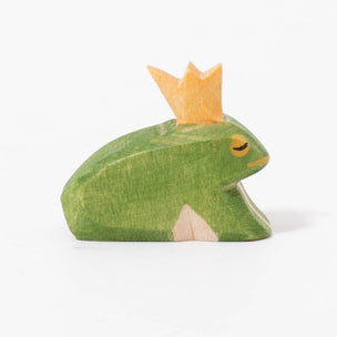 Wooden toy frog with crown | ©Conscious Craft