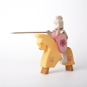 Ostheimer Red Knight Riding | Knights & Castle | © Conscious Craft