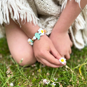 Make Your Own Daisy Chain | Conscious Craft