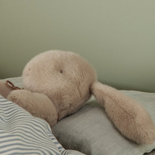 Maileg Bunny Plush Oyster | Conscious Craft
