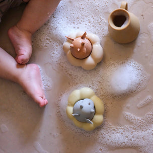 Konges Slojd | Silicon Bath Toys Unicorn | Conscious Craft