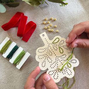 Mini Craft Kit | Stitched Mistletoe Decoration