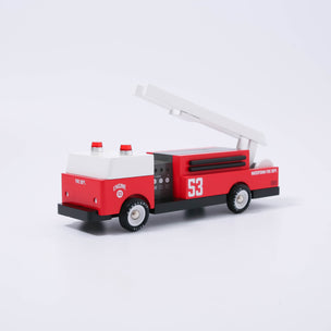 Candylab Fire Engine 53, wooden American fore engine toy with raisable ladder | © Conscious Craft