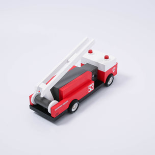 Candylab Fire Engine 53, wooden American fore engine toy with raisable ladder | © Conscious Craft