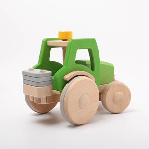 Dynamiko wooden ballast on green Tractor at rear | Image © Conscious Craft