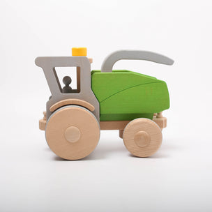 Dynamiko wooden Combine harvester | Image © Conscious Craft