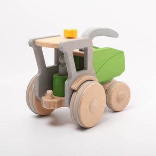 Dynamiko wooden Combine harvester | Image © Conscious Craft