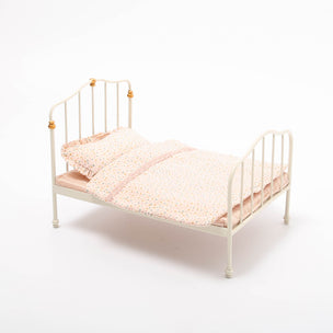 Maileg Vintage Bed Mouse White | Image © Conscious Craft