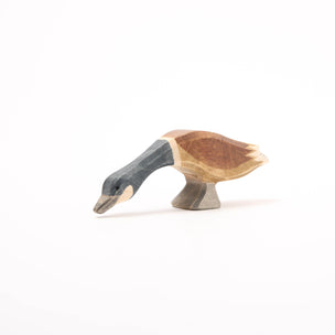 Ostheimer Canada Goose with long neck  | Image ©️ Conscious Craft