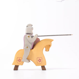 Ostheimer Red Knight Riding | Knights & Castle | © Conscious Craft