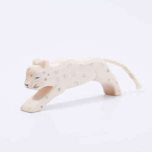 Ostheimer wooden Snow Leopard toy figure | © Conscious Craft