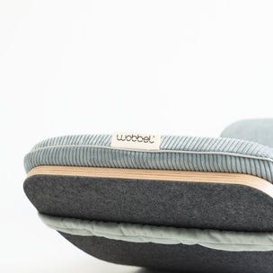 Wobbel Pro Lite  in Mouse Grey colour with sea corduroy deck, new size for 2025!