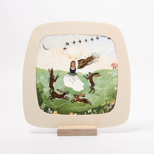 Toverlux Silhouette Tijana Draws Dancing With the Hares  | Image © Conscious Craft