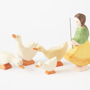 Goose Girl with 4 Geese from Ostheimer | ©️ Conscious Craft