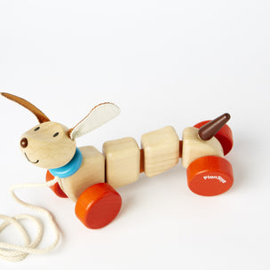 Plan Toys Happy Puppy pull along | © Conscious Craft