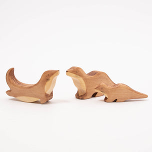 c & Albert wooden toy Otter family | © Conscious Craft