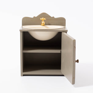 Maileg Miniature bathroom sink | ©Conscious Craft