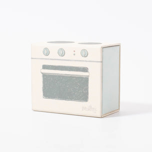 Cardboard Maileg cooking set box resembling a stove | ©Conscious Craft